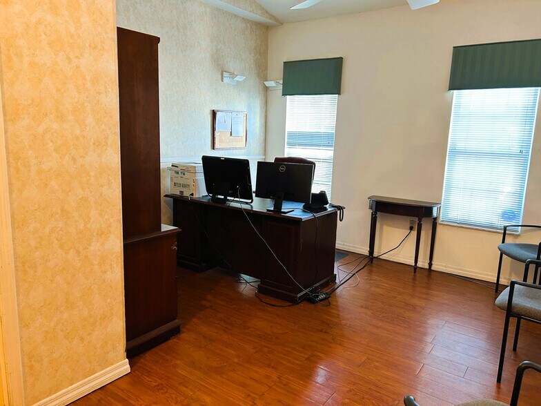 More Photos Of 1283 SW Sr-47, Lake City Medical For Lease