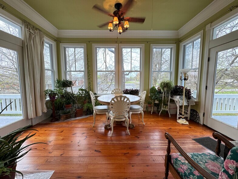 More Photos Of 224 W Chickasaw St, Tahlequah Hospitality For Sale