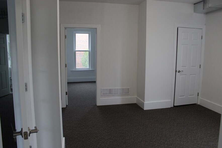 More Photos Of 2806 S Brentwood Blvd, Saint Louis Office For Sale