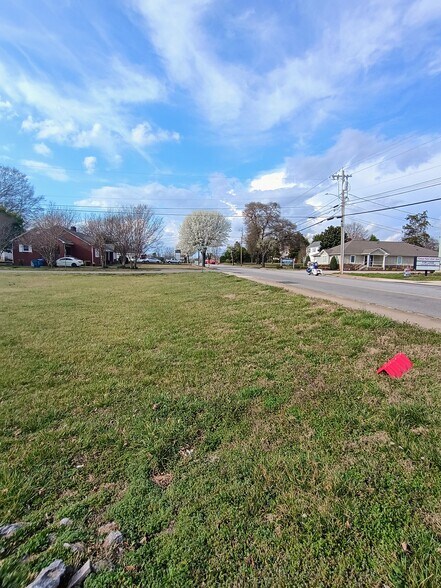 More Photos Of 652 S Broadway St, Forest City Medical For Sale