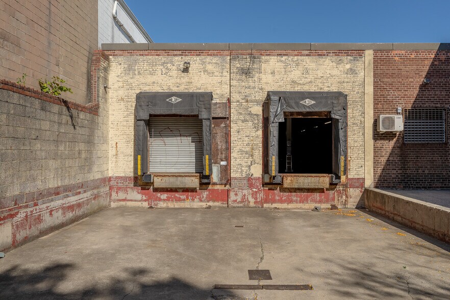 More Photos Of 8950 127th St, Richmond Hill Warehouse For Sale