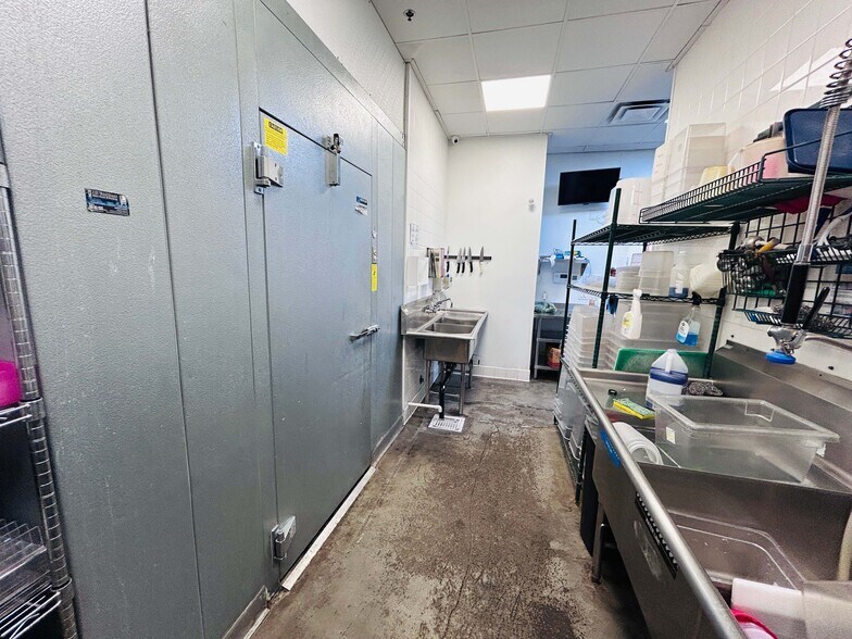 More Photos Of 1034 W Gladstone St, San Dimas Restaurant For Lease