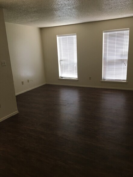 More Photos Of 1001 Westside Pky, Atoka Apartments For Sale