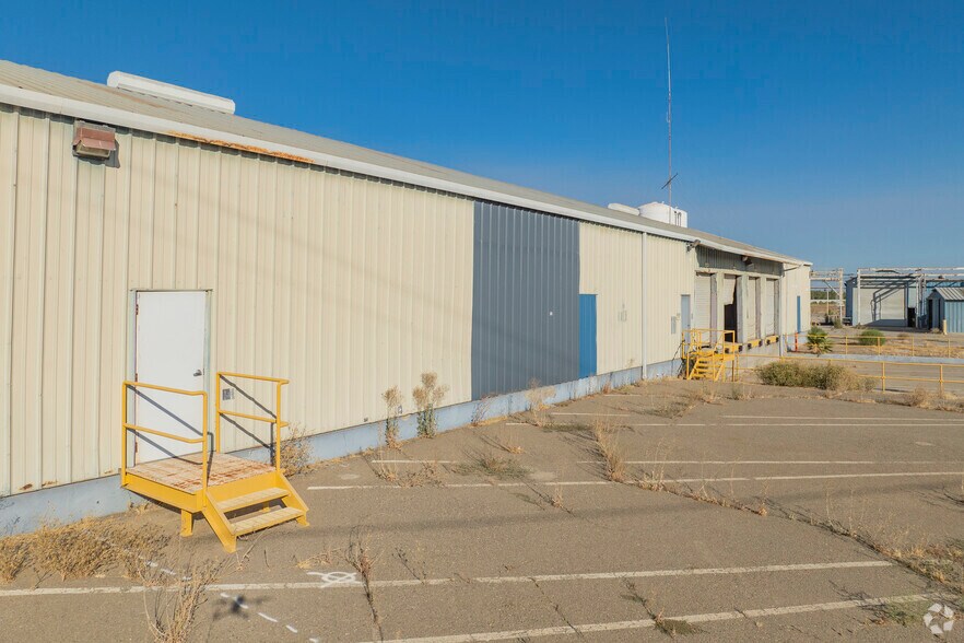 More Photos Of 26700 S Banta Rd, Tracy Warehouse For Lease