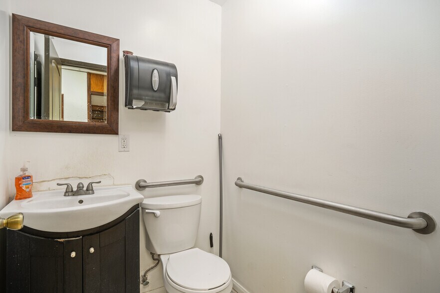 More Photos Of 2728 S La Cienega Blvd, Los Angeles Office For Lease