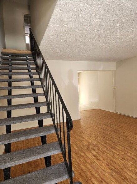 More Photos Of 932 S Gramercy Pl, Los Angeles Apartments For Sale
