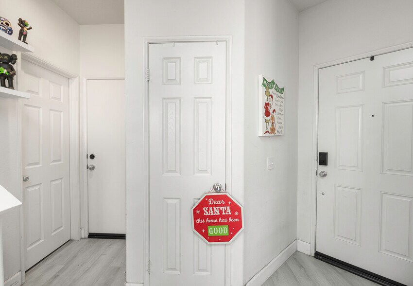 More Photos Of 10997 Cedarhurst Way, Riverside Multifamily For Sale