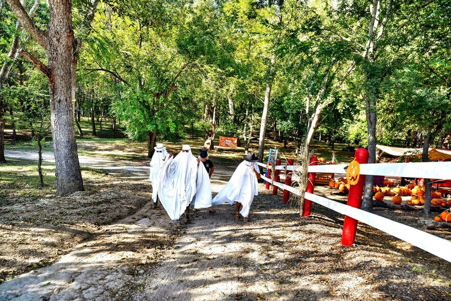 More Photos Of 1877 County Road 4713, La Coste Land For Sale