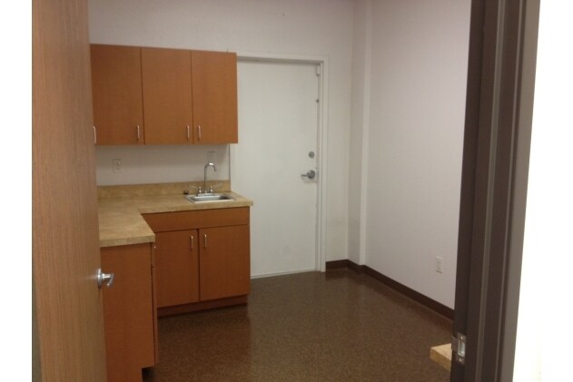 More Photos Of 2585 Miracle Mile, Bullhead City Medical For Sale