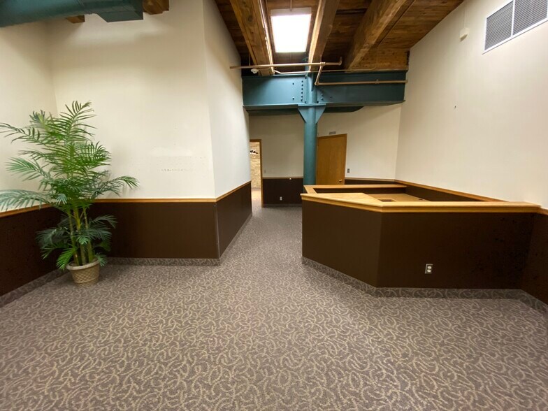 More Photos Of 413 Wacouta St, Saint Paul Office Residential For Lease