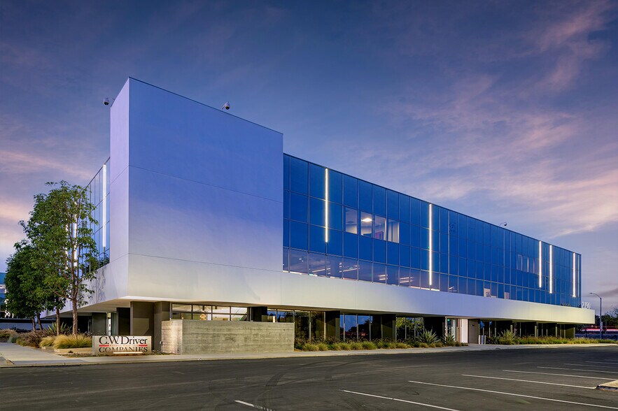 More Photos Of 2190 Towne Centre Pl, Anaheim Office For Sale