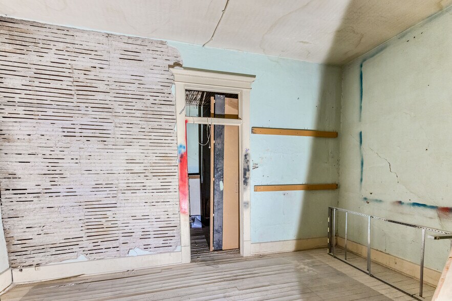 More Photos Of 844-846 N G Ave, Douglas Storefront Retail Residential For Sale