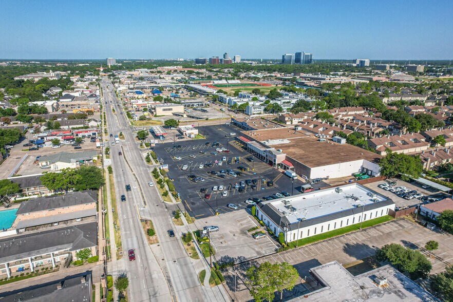 More Photos Of 14340 Memorial Dr, Houston Office For Lease