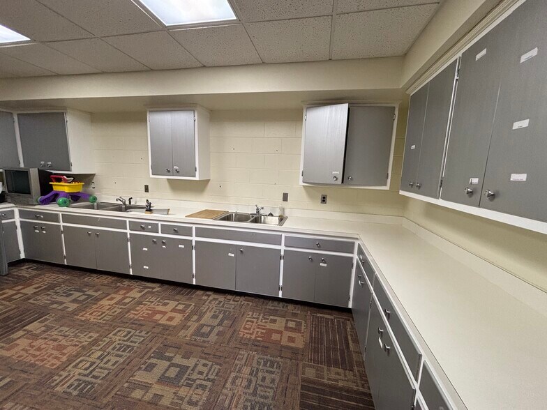 More Photos Of 961 E Maple St, Holly Religious Facility For Sale