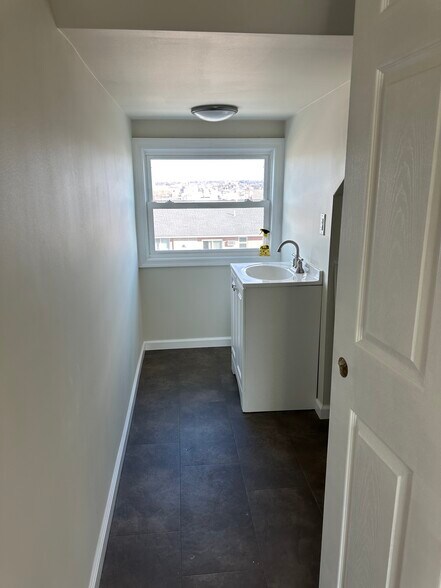 More Photos Of 800 Dekalb St, Bridgeport Storefront Retail Residential For Sale