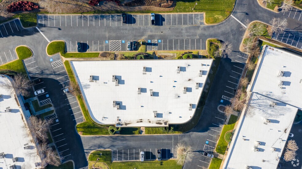 More Photos Of 3025 Breckinridge Blvd, Duluth Unknown For Lease