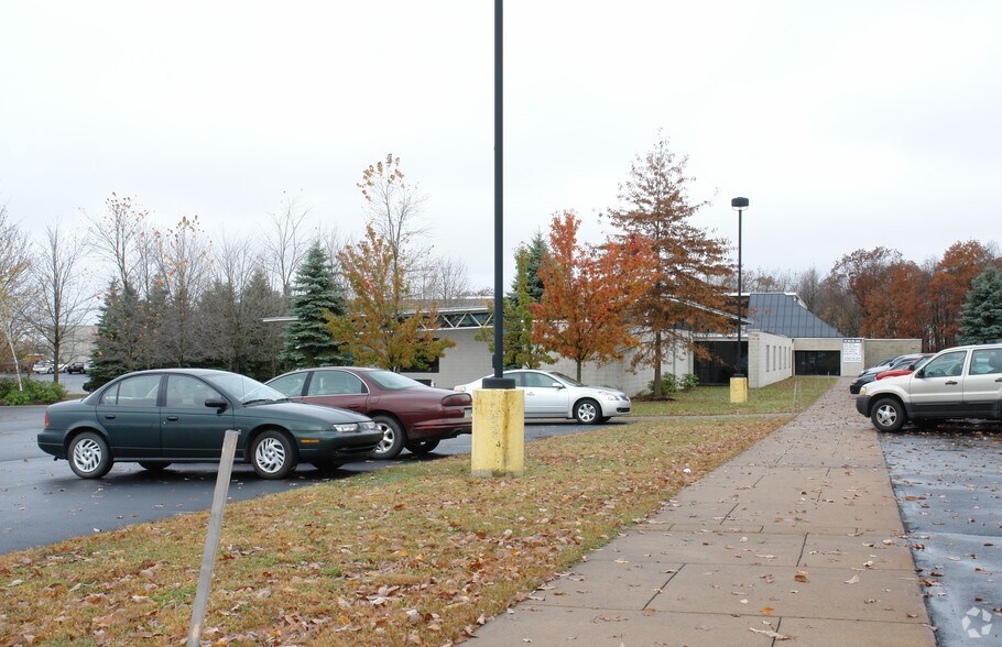 More Photos Of 395 Oak Hill Rd, Mountain Top Manufacturing For Lease