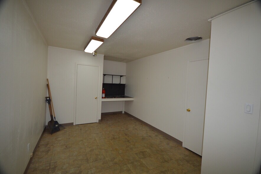 More Photos Of 761 E University Dr, Mesa Office Residential For Lease
