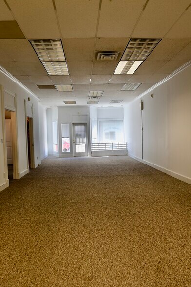 More Photos Of 124-128 E Morgan St, Martinsville Storefront Retail Office For Sale