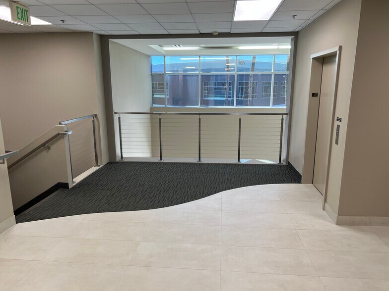 More Photos Of 25391 Commercentre Dr, Lake Forest Coworking Space