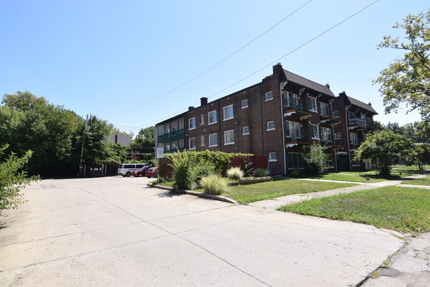 More Photos Of 1117 E 125th St, East Cleveland Apartments For Sale