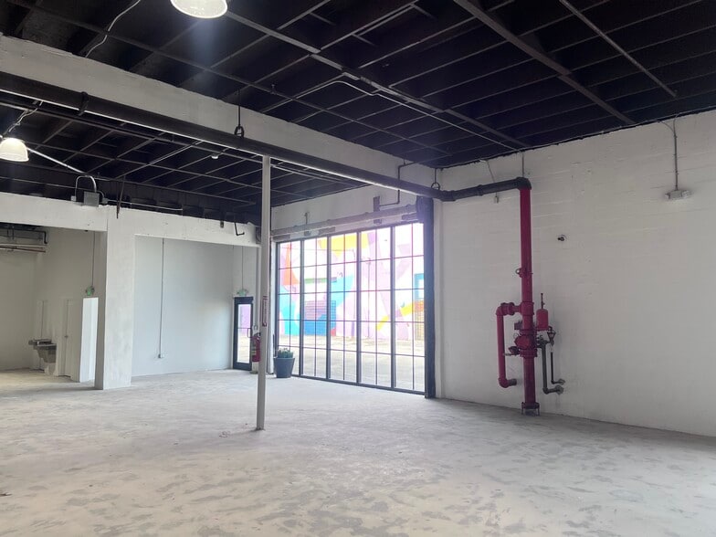 More Photos Of 80 NW 72nd St, Miami Storefront Retail Office For Lease