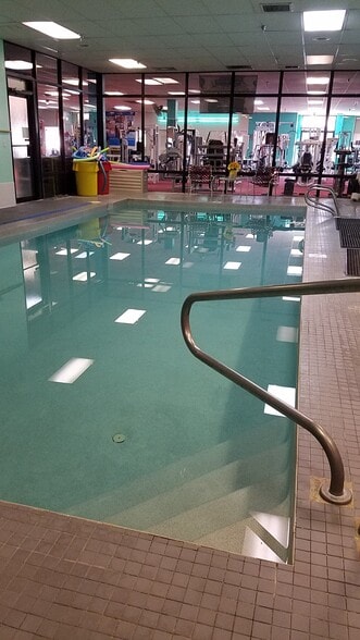 More Photos Of 1710-1738 E Little Creek Rd, Norfolk Storefront For Lease