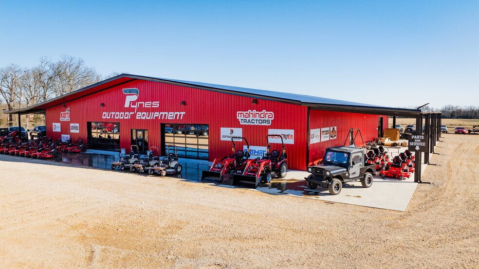 More Photos Of 1885 17th NE st, Paris General Retail For Sale