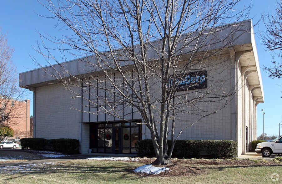 Primary Photo Of 508 S Lexington Ave, Burlington Office For Sale
