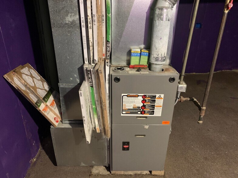 More Photos Of 620 W Historic Mitchell St, Milwaukee Storefront Retail Office For Sale