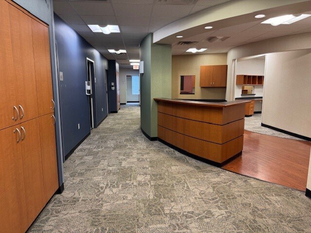 More Photos Of 477 McLaws Cir, Williamsburg Office For Lease