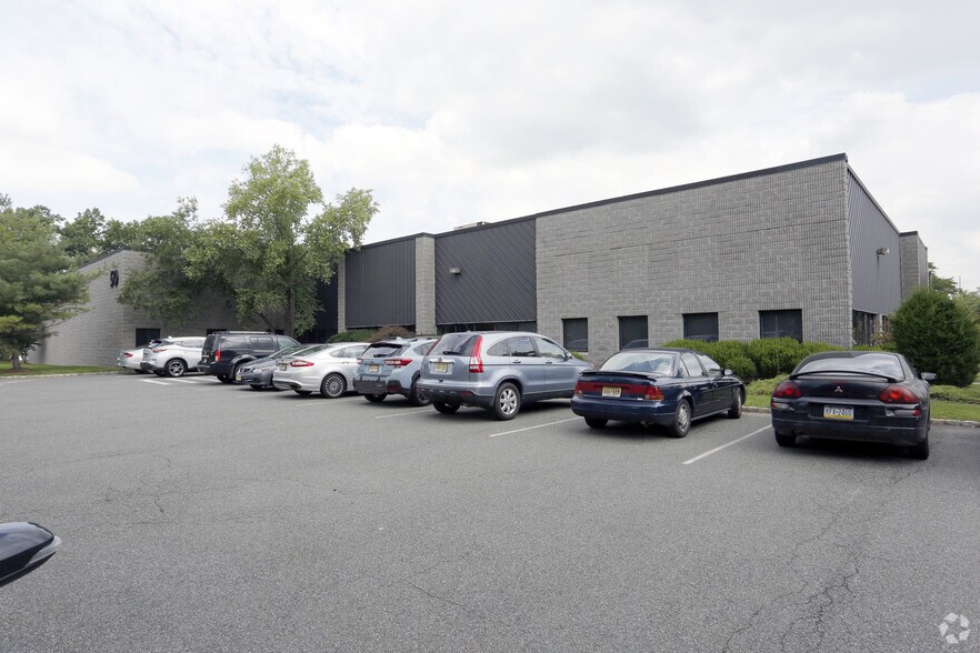 More Photos Of 50 Williams Pky, East Hanover Light Distribution For Lease