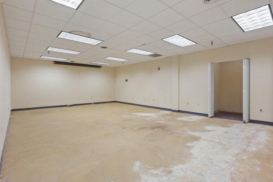 More Photos Of 339 Buschs Frontage Rd, Annapolis Medical For Lease