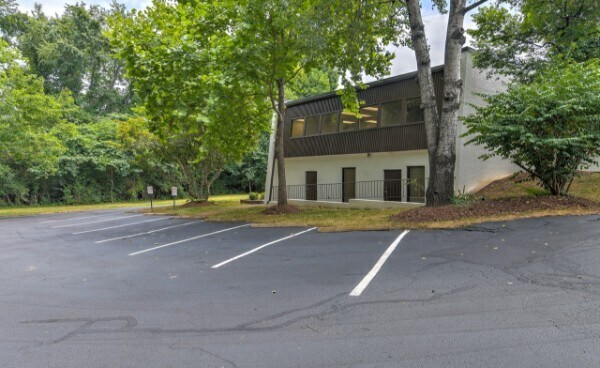 More Photos Of 125 Enon Springs Rd E, Smyrna Medical For Lease