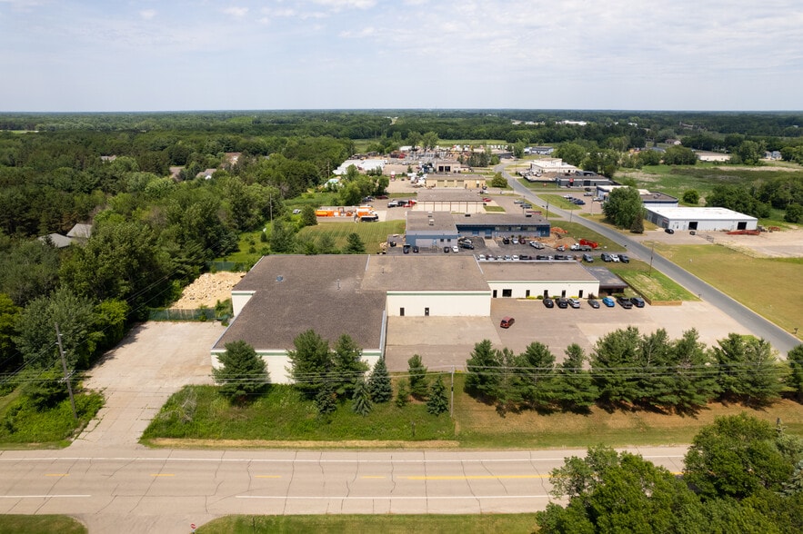 More Photos Of 15720 NE Lincoln St, Andover Manufacturing For Lease