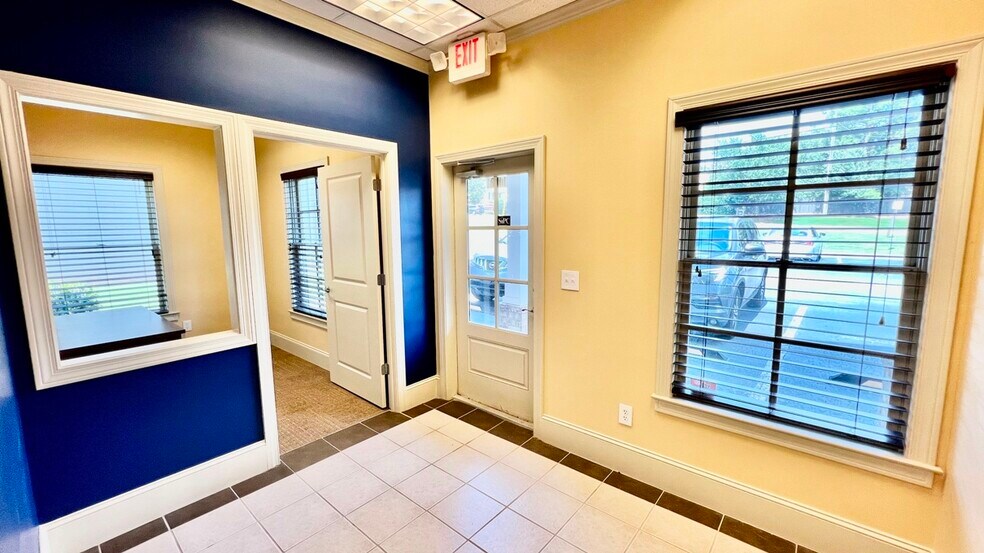 More Photos Of 2469 E Piedmont Rd, Marietta Office For Lease