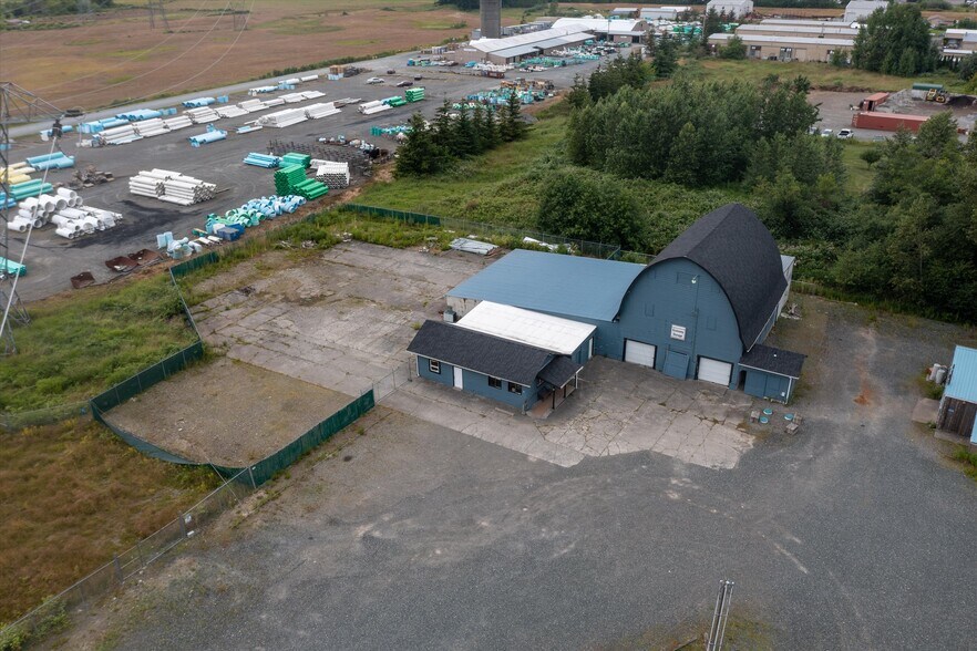 More Photos Of 120 W Smith Rd, Bellingham Service For Sale