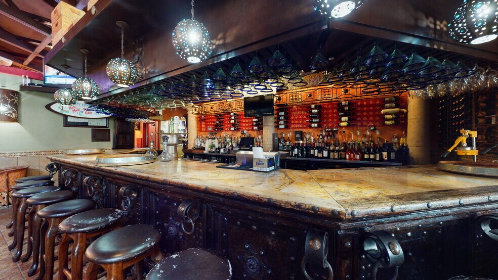 More Photos Of 4207 Oakwood Hills Pkwy, Eau Claire Restaurant For Sale