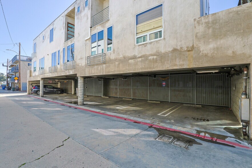 More Photos Of 30, 34, 44 Hermosa Ave, Hermosa Beach Office Residential For Lease