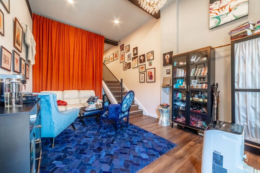 More Photos Of 1607 Dexter Ave N, Seattle Office For Lease