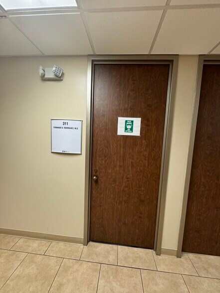 Primary Photo Of 6101 Webb Rd, Tampa Medical For Sale