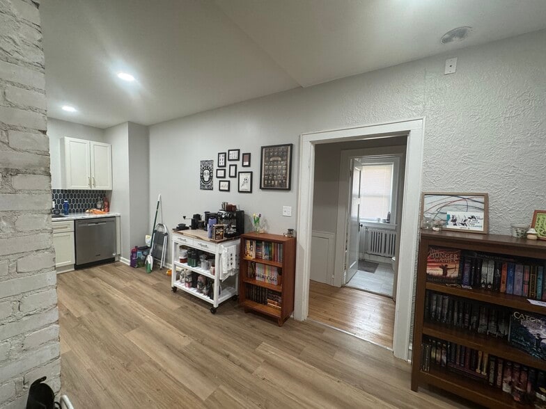 More Photos Of 1027 E Center St, Milwaukee Apartments For Sale