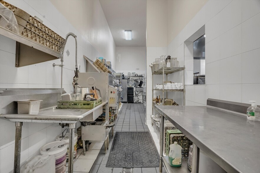More Photos Of 1020 H St, Modesto General Retail For Sale