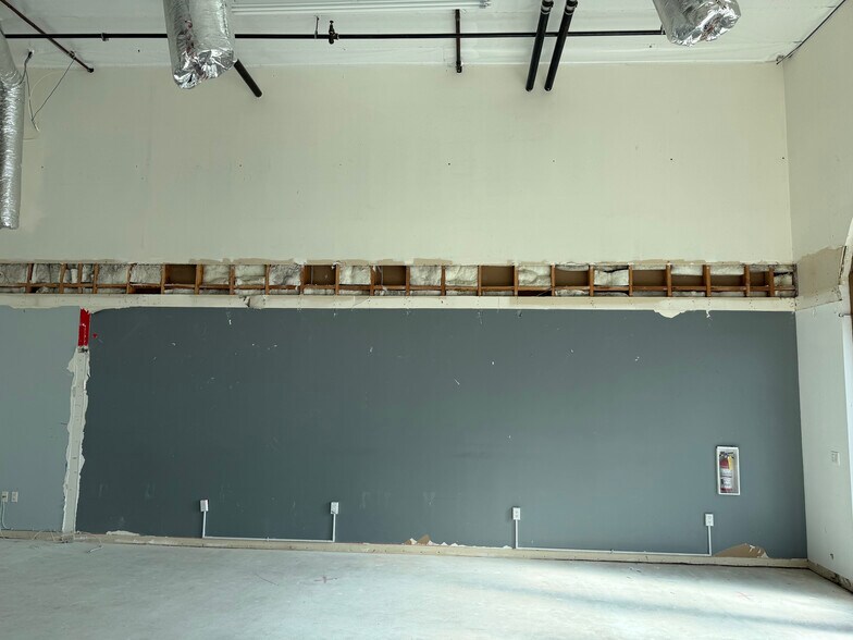 More Photos Of 1613-1617 W Glenoaks Blvd, Glendale Freestanding For Lease