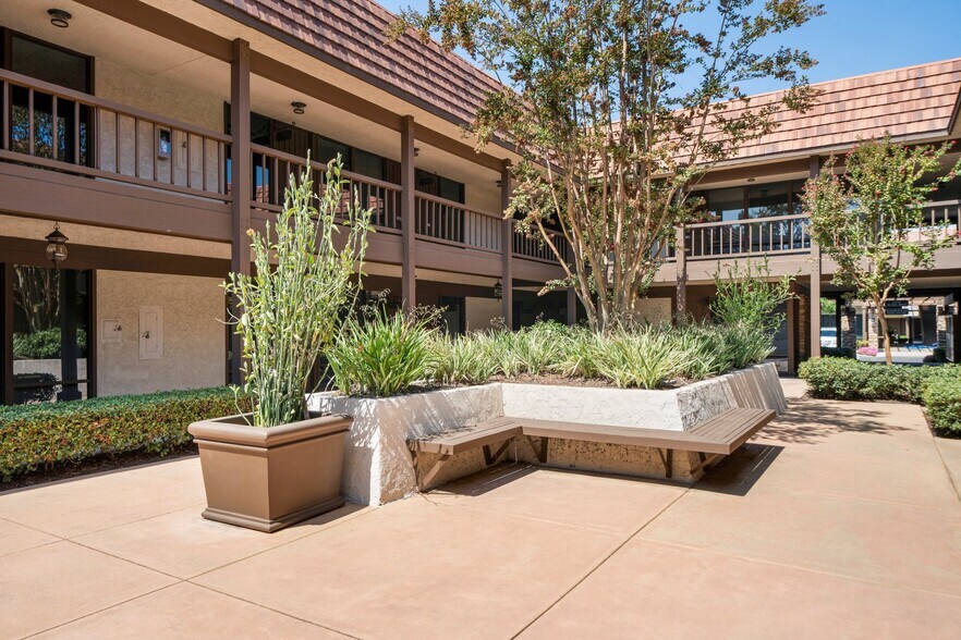 More Photos Of 17291 Irvine Blvd, Tustin Office For Lease