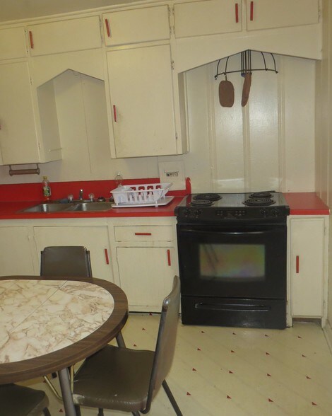 More Photos Of 3336 S Commerce St, Ardmore Self Storage For Sale