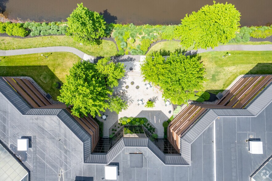 More Photos Of 525 Route 73 N, Marlton Unknown For Lease