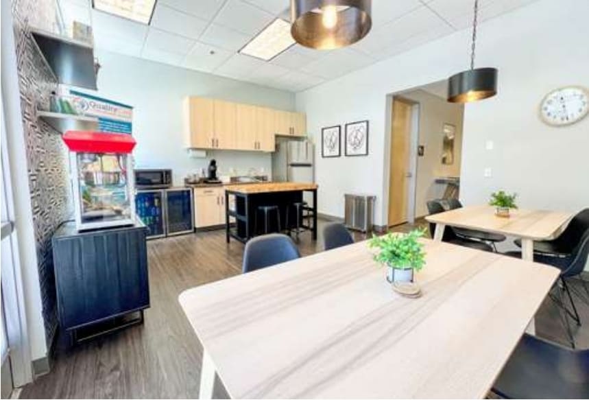 More Photos Of 2045 S Vineyard, Mesa Medical For Sale