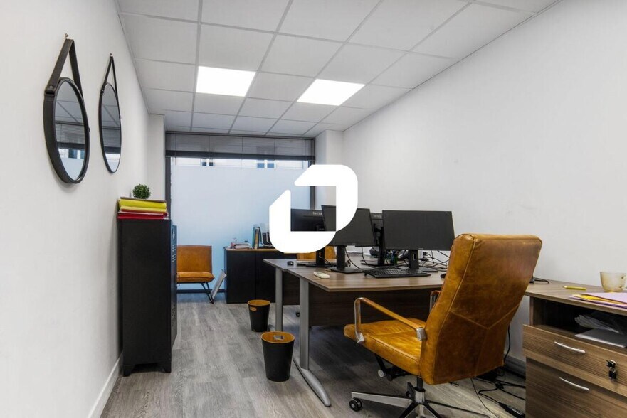 More Photos Of 20 Rue Paul Bert, Boulogne-Billancourt Office For Sale