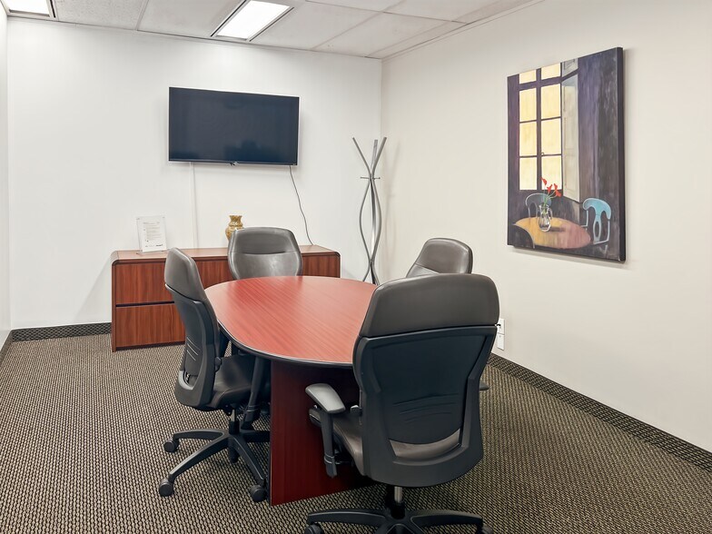 More Photos Of 2 Robert Speck Pky, Mississauga Coworking Space